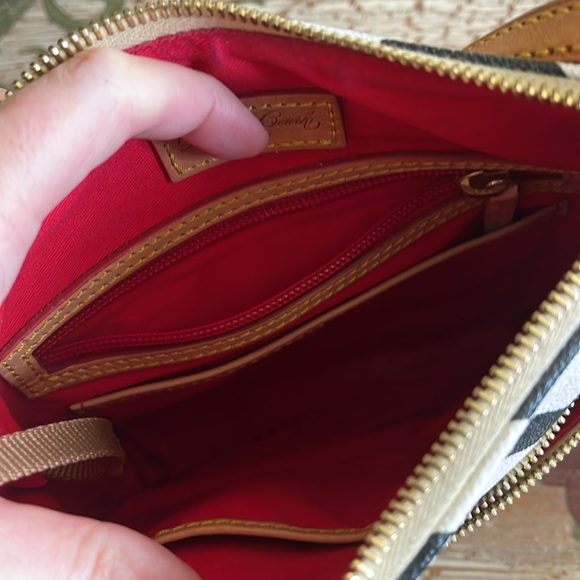 DOONEY & BOURKE Beautiful black white chevron purse!! - Picture 9 of 16